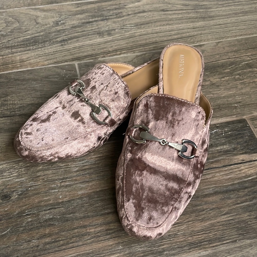 Merona Mauve Velvet Slip-On Mules with Silver Horsebit